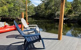 Waterfront Newly Renovated And Decorated 3Brs Home